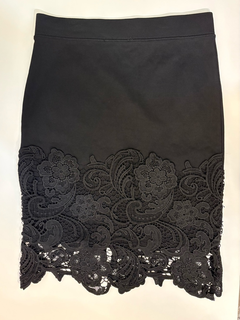 Haute Monde Black Lace-Hem Pencil Skirt